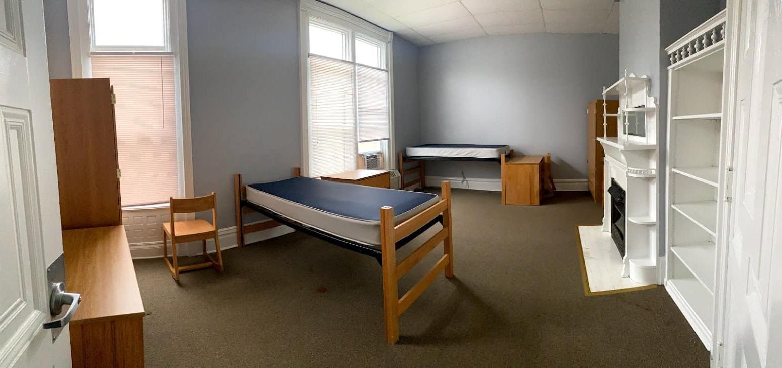 A room in Wade Hall—Wade Hall is all women housing and contains a full kitchen and laundry room.
